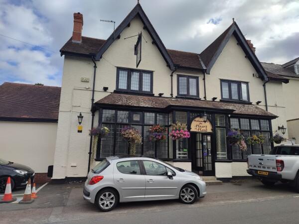 Best Sports Bars in Swindon - Heart in Hand