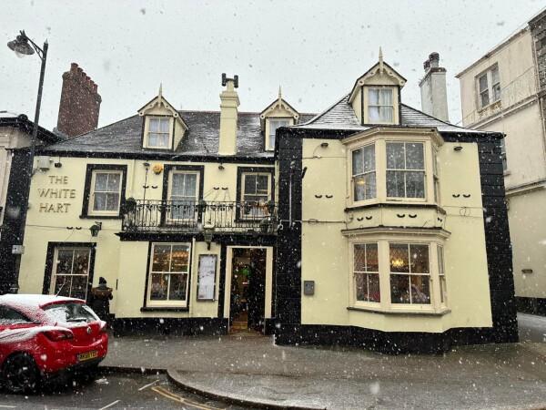 Best Sports Bars in Cornwall - White Hart Hotel