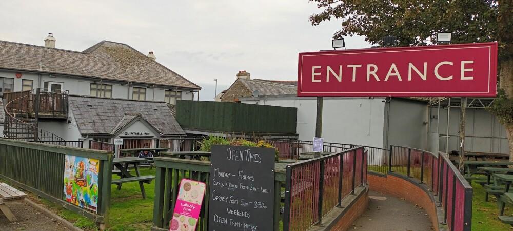 Best Sports Bars in Cornwall - The Quintrell Inn
