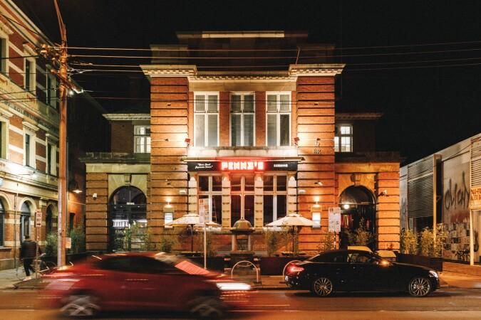 Best Sports Bars in Brunswick - The Penny Black