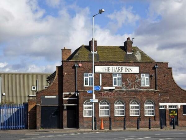 Best Sports Bars in Wolverhampton - Harp Inn