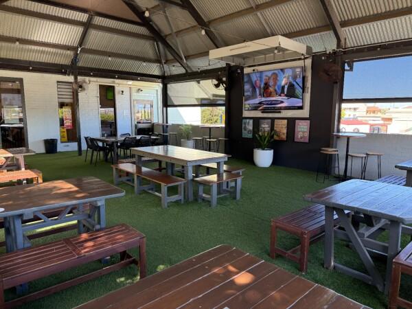 Best Sports Bars in Mount Tarcoola - Tarcoola Tavern