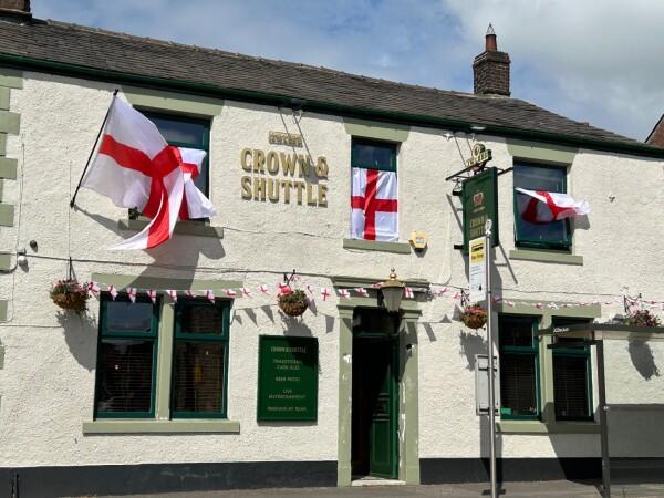 Best Sports Bars in Rochdale - Crown & Shuttle