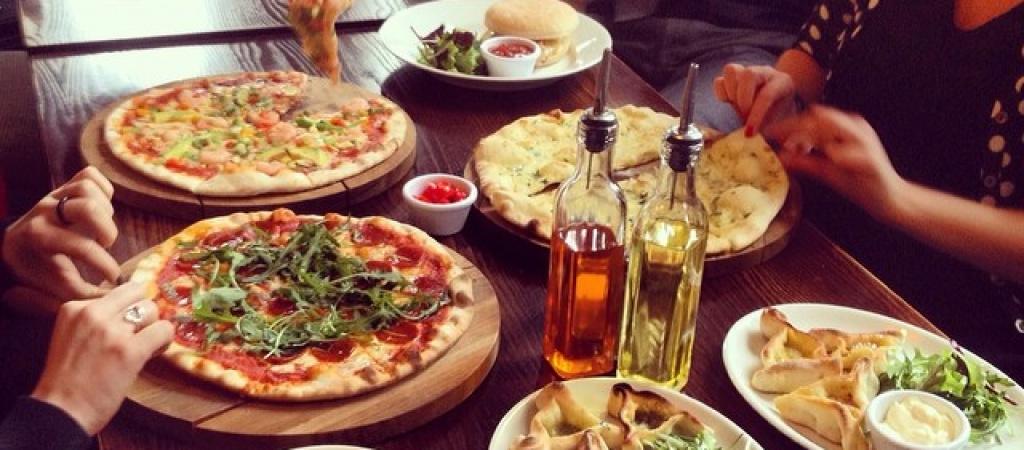 Best Sports Bars in Uxbridge - Vine Inn