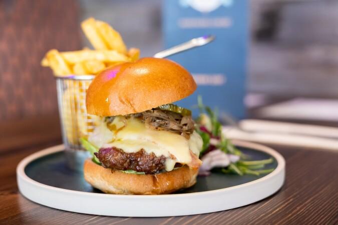 Best Sports Bars in Leigh-on-Sea - Mariners Court