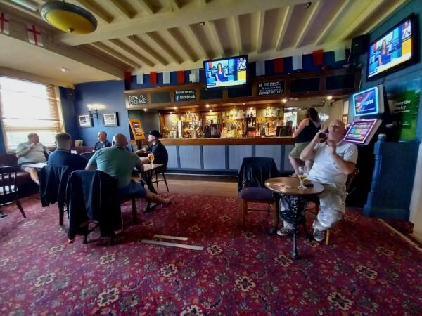 Best Sports Bars in Hull - Crooked Billet