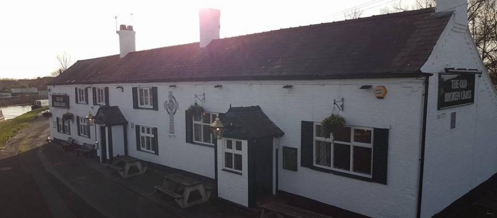 Best Sports Bars in Northwich - Broken Cross