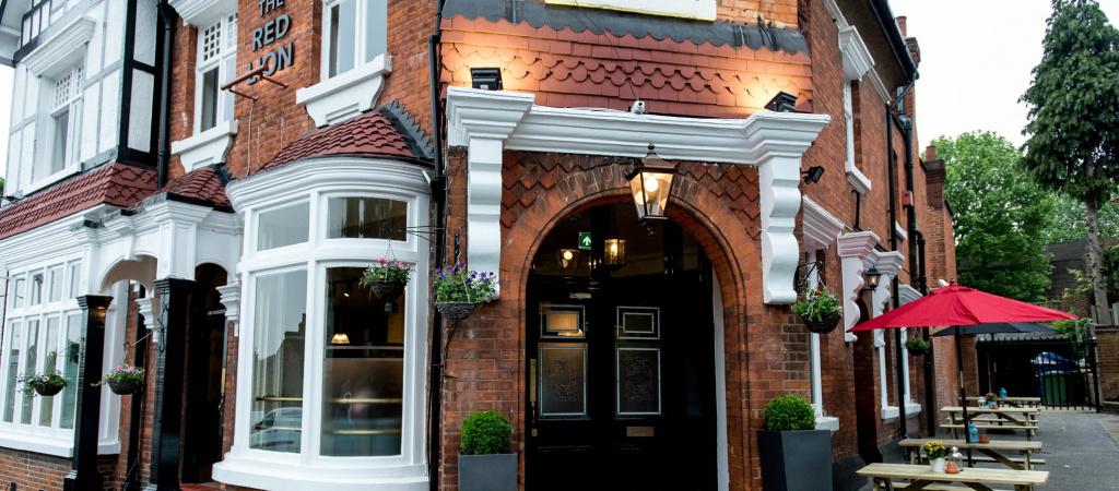 Best Sports Bars in London - Red Lion Pub
