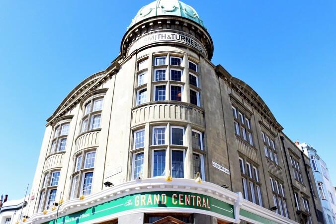 Best Sports Bars in Brighton - Grand Central