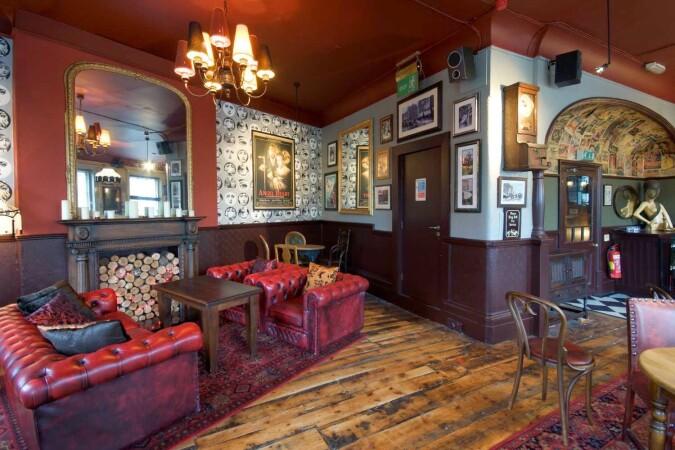 Best Sports Bars in Islington - Hemingford Arms
