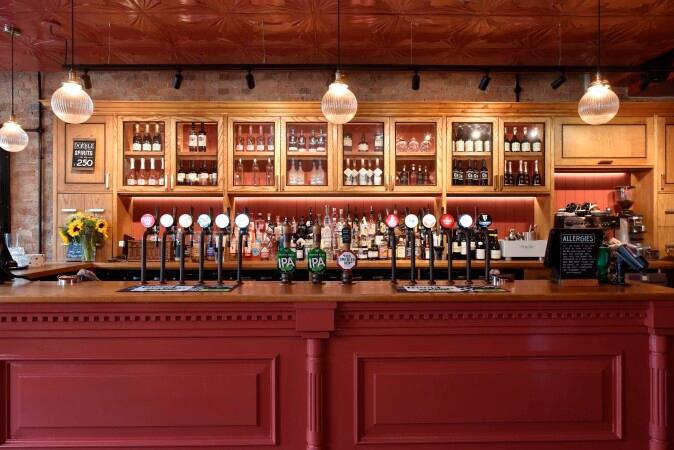Best Sports Bars in London - Teddington Arms