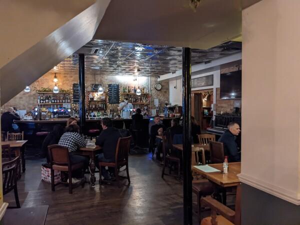 Best Sports Bars in London - Teddington Arms