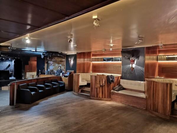 Best Sports Bars in Paris - O'Sullivans by the Mill