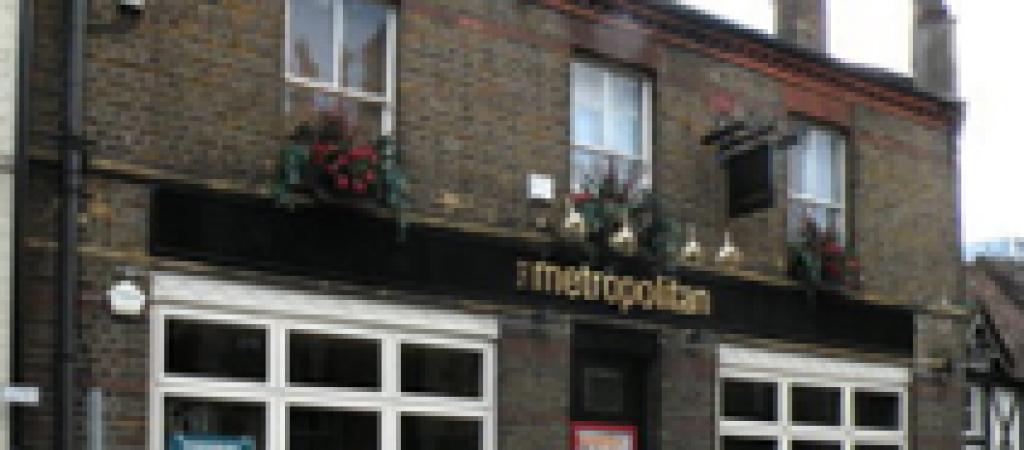 Best Sports Bars in Uxbridge - The Metropolitan Tavern Uxbridge