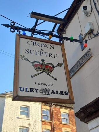Best Sports Bars in Stroud - Crown & Sceptre