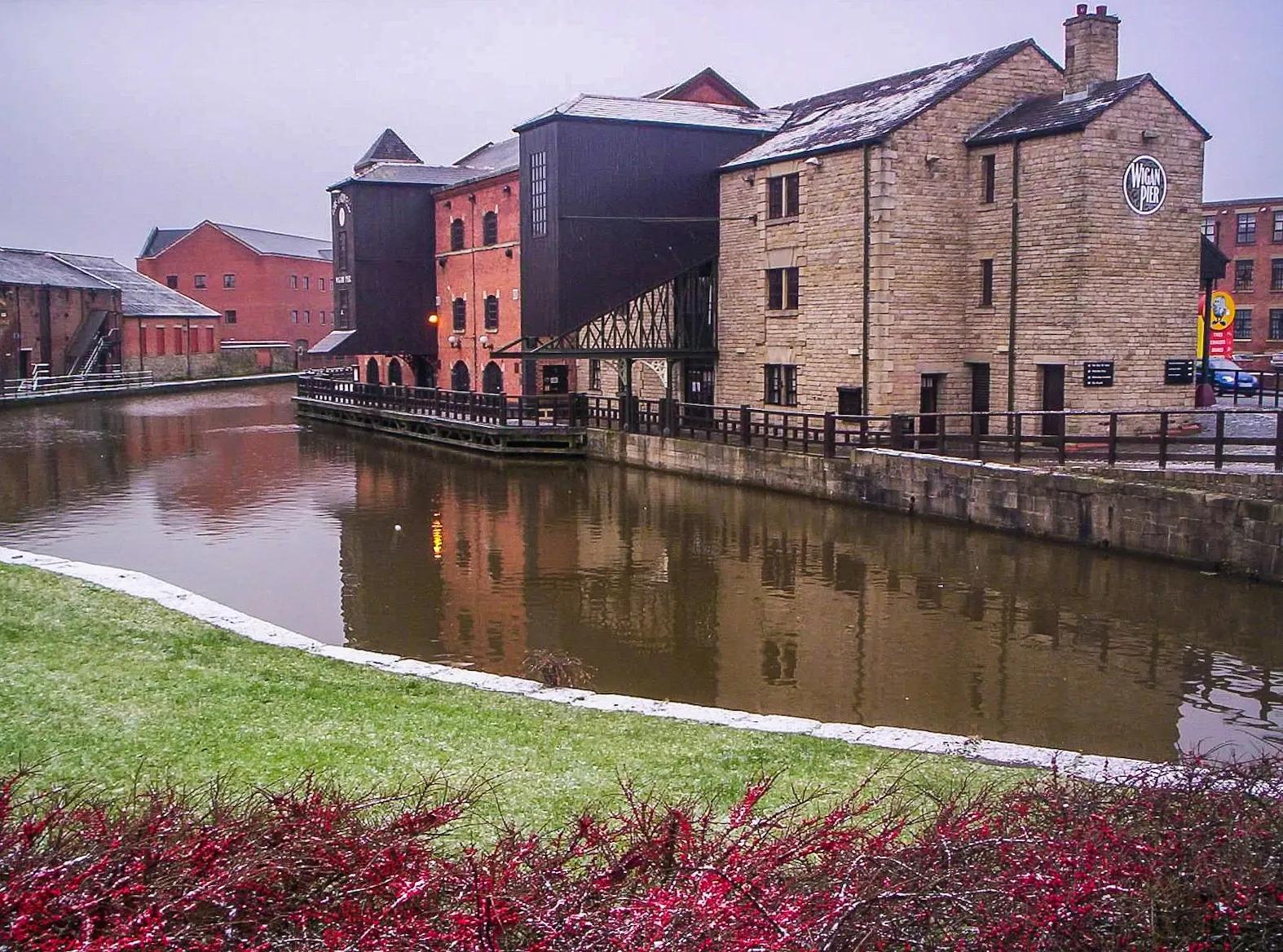 sports bars in Wigan, pubs showing sport in Wigan, watch live sport in Wigan