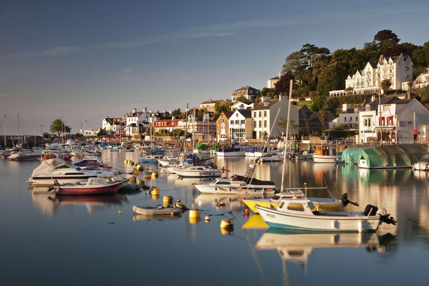 Sports bar, Sports pub, Channel Islands