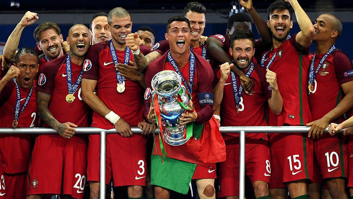 sports bars showing Portugal football games, pubs showing Portugal Euro 2024, sports bars showing Portugal football team
