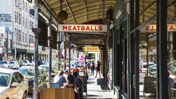 Discover pubs showing live sport in Collingwood