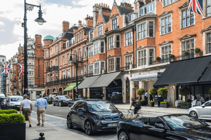 Mayfair is the go-to destination for sports fans seeking luxury, with upscale lounges and high-end bars broadcasting the biggest games. Watch your favorite teams while enjoying refined cocktails and gourmet dishes in an elegant atmosphere.