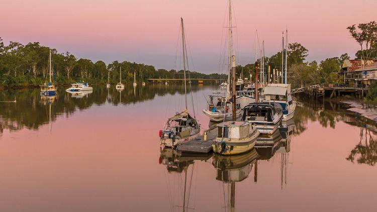 Want to find the best venues in Maryborough to watch your favourite sports? FANZO has you sorted. Check what's on near you.