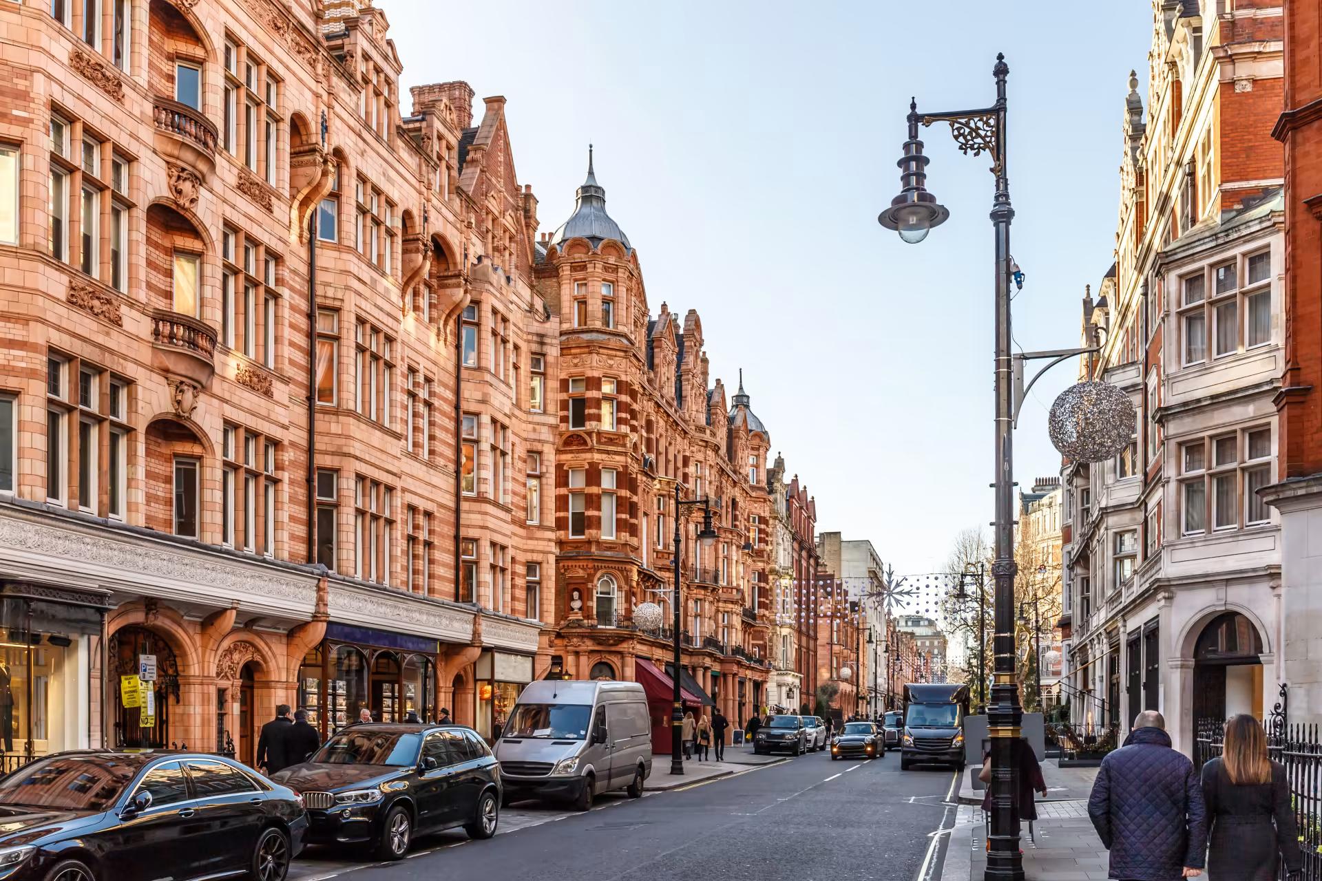 sports bars in Soho, pubs in Soho, pubs showing live sports in Soho