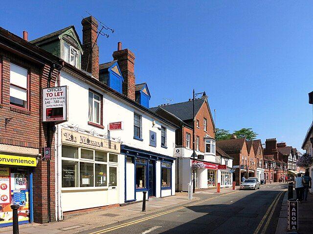 For a top-tier matchday experience in Wokingham, check out Denmark Street, where friendly pubs and bars make watching live sport an event in itself.